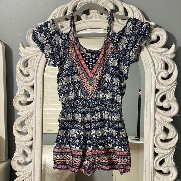 2 Super Cute Rompers! - Picture 5 of 9